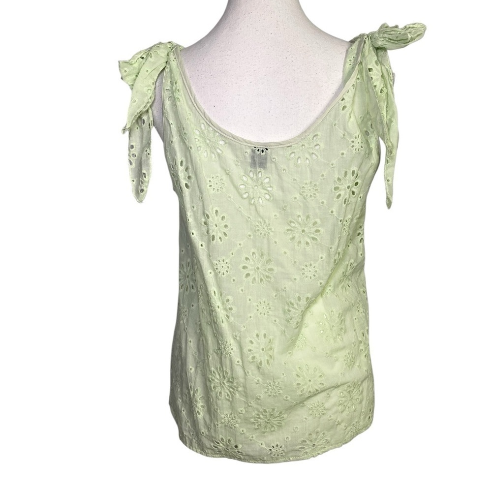 Niay Light Green Sleeveless Eyelet V-Neck Top - Picture 2 of 11